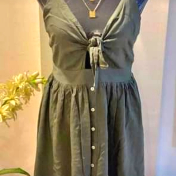 Dress with front tie adjustable - Picture 1 of 2